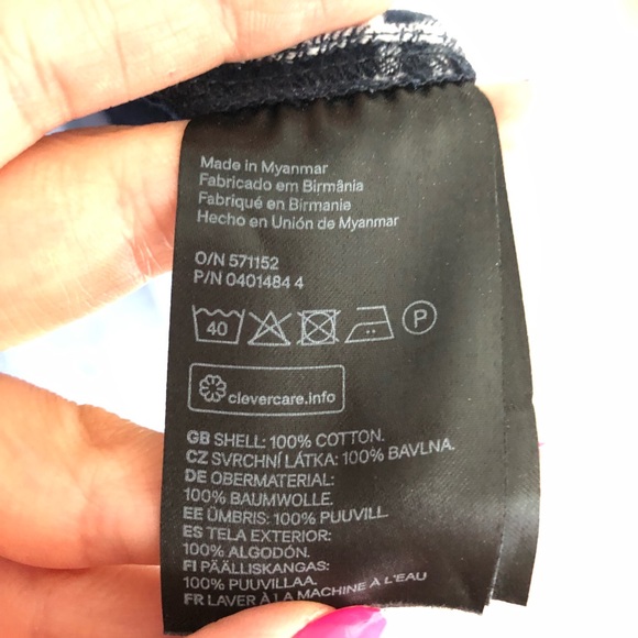 2 extra small botton down shirts - Picture 3 of 5